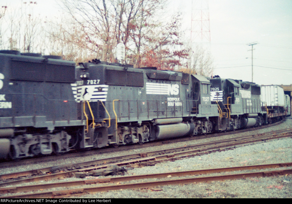 NS 7027 on the 221